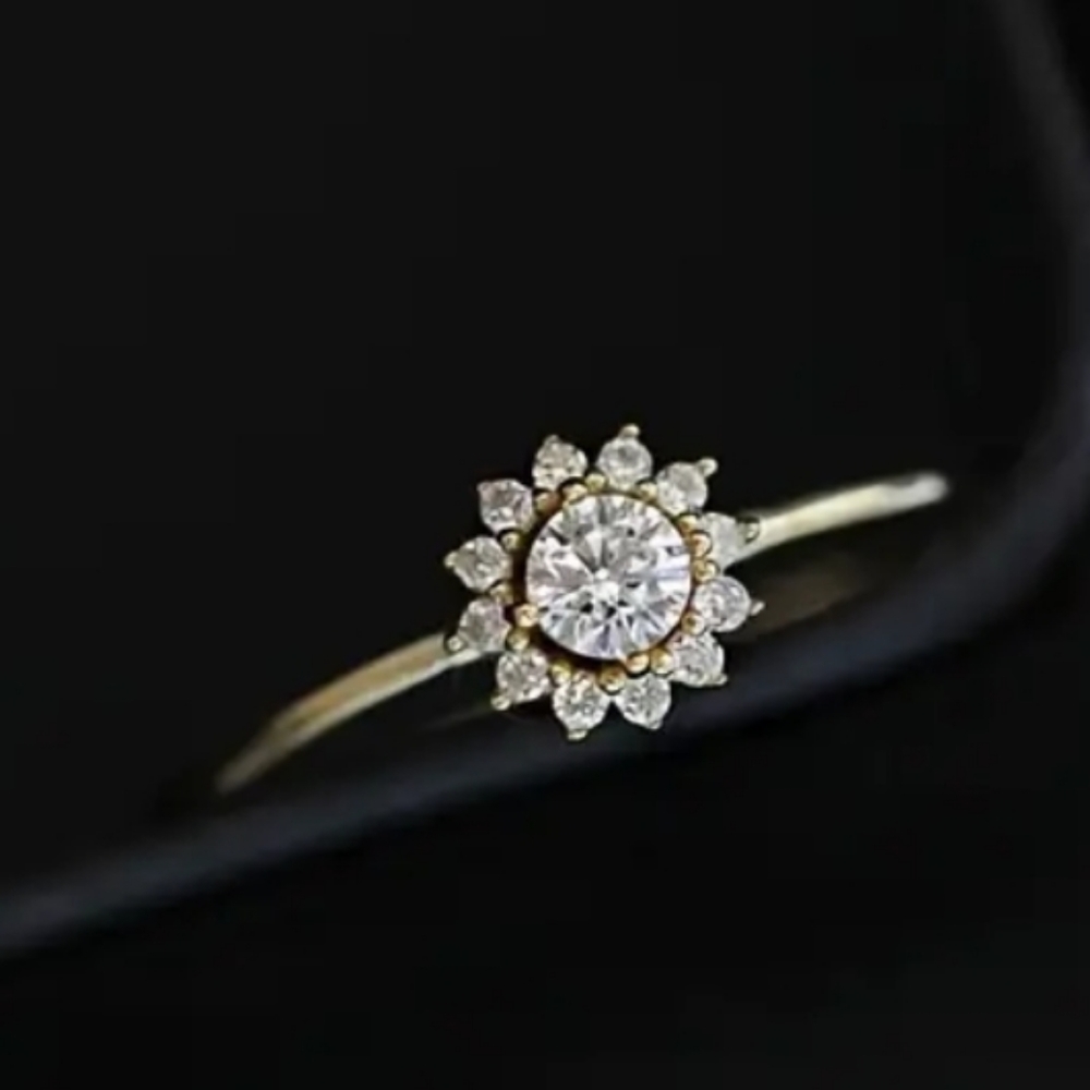 Luxurious and Delicate Flower 925 Sterling Silver Ring for Her. - Picture 5 of 8